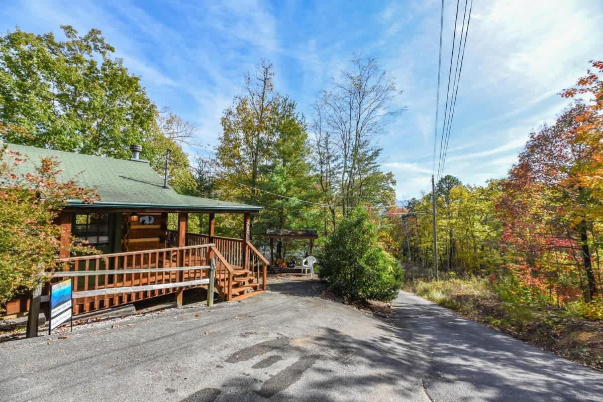 View! Cozy, Private, Fireplace, Hot Tub Log Cabin, Honeymoon! 塞维尔维尔 外观 照片