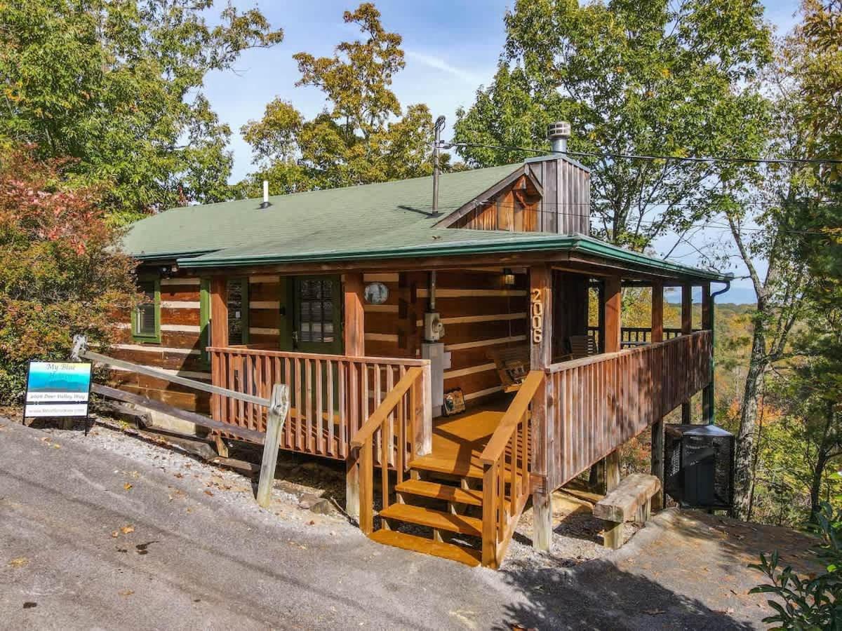 View! Cozy, Private, Fireplace, Hot Tub Log Cabin, Honeymoon! 塞维尔维尔 外观 照片